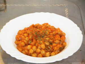 Garbanzos encebollados.jpg